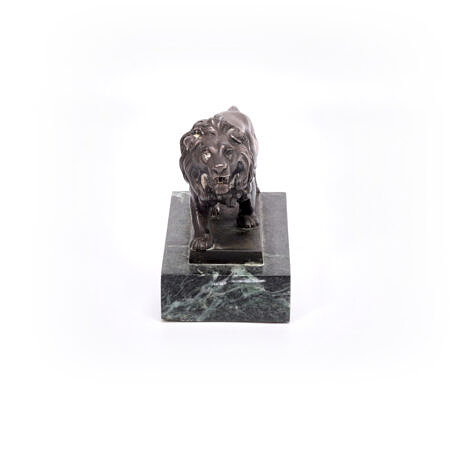 sterling_silver_lion_sculpture_frontal_view